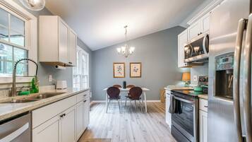 House (2 Bedrooms) | Interior