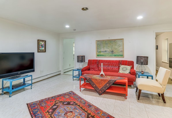 House (2 Bedrooms) | Front of property