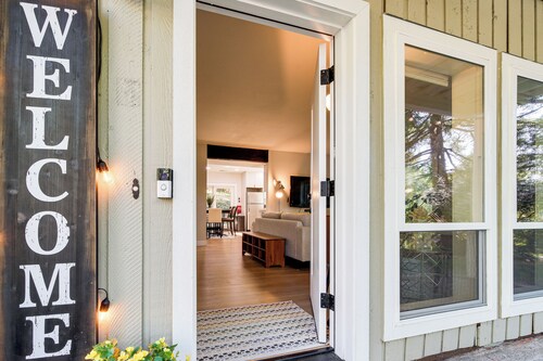 13 Mi to Lumen Field & Dtwn Seattle! Cozy Retreat