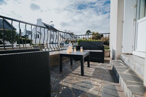 Balcony - Holiday Home Just 350 m From the Long Sandy Beach (Plougonvelin)