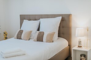 House | 4 bedrooms, individually furnished, bed sheets