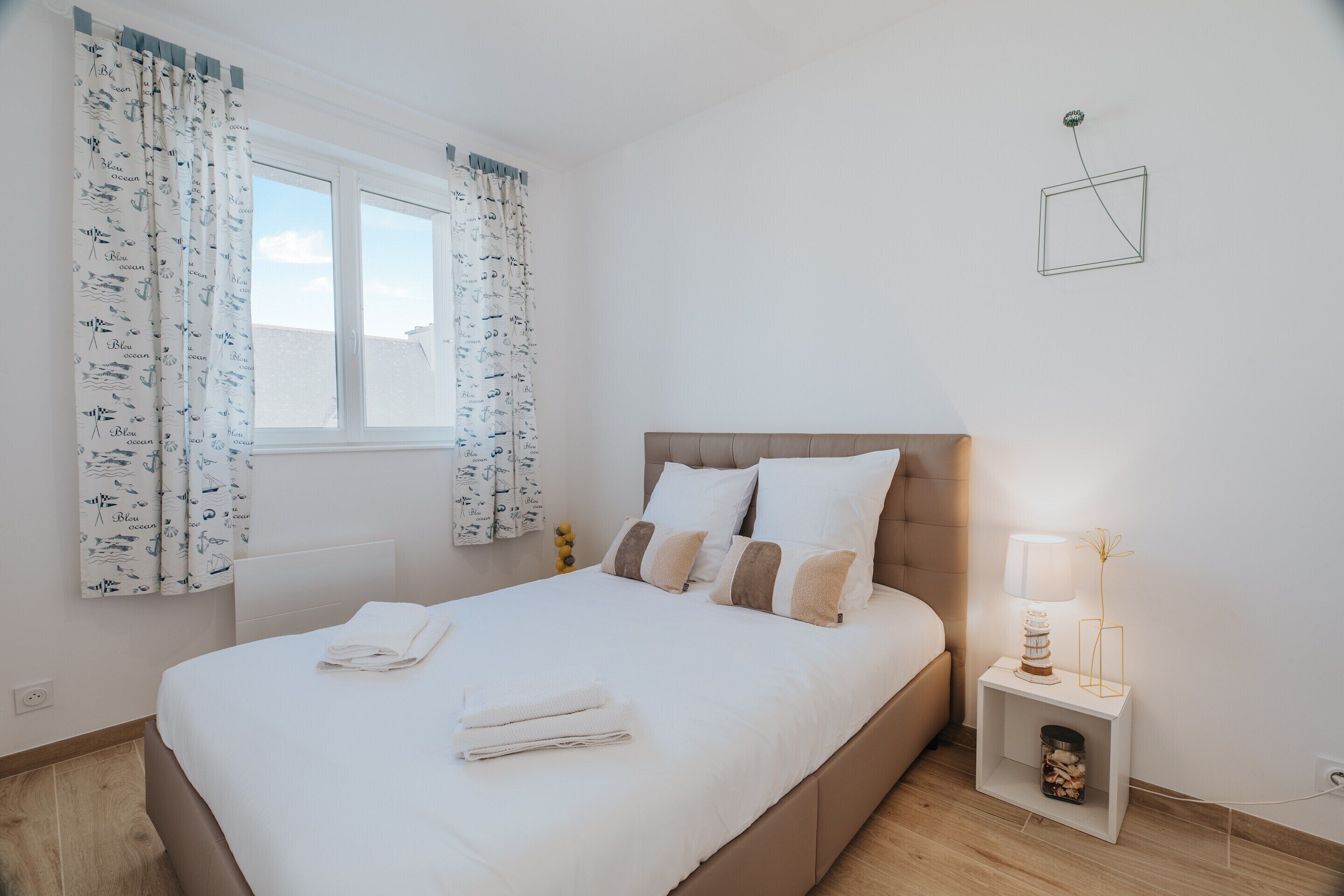 4 bedrooms, individually furnished, bed sheets