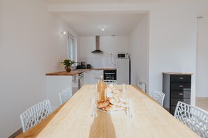 Dining - Holiday Home Just 350 m From the Long Sandy Beach (Plougonvelin)