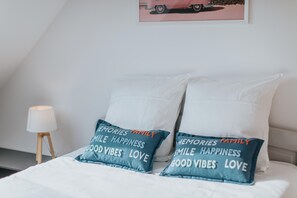 4 bedrooms, individually furnished, bed sheets - Holiday Home Just 350 m From the Long Sandy Beach (Plougonvelin)