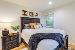 House (2 Bedrooms) | Interior - Chic Cabin! Epic Views of Grandfather Mountain (Blowing Rock)