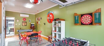 5 Mi to Fort Liberty: Family Home w/ Backyard