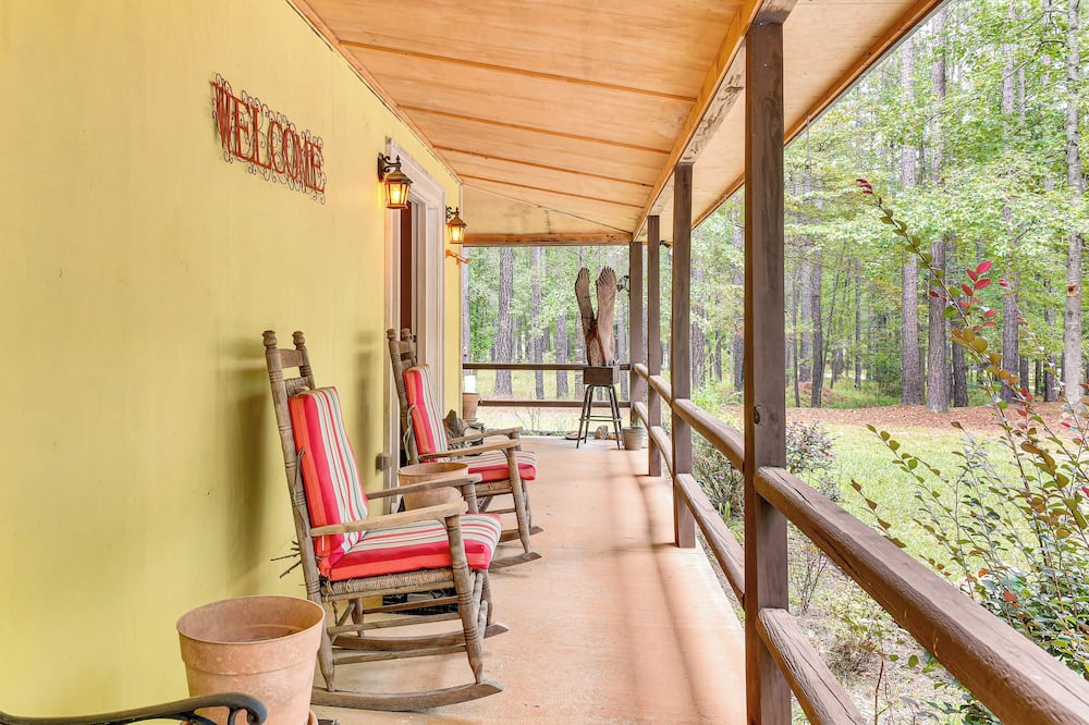 Forested Family Hideaway Near Lake Sinclair! - Eatonton, GA