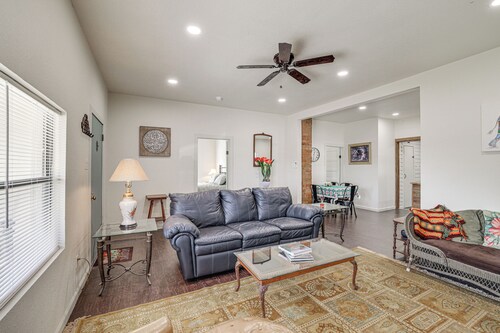 Walk to Historic Square: Jacksboro Home w/ Yard