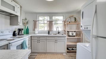 ํ์ฐ์ค (2 Bedrooms) | ๋ด๋ถ