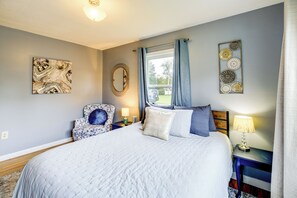 Interior - Cozy Home w/ Spacious Yard: 2 Mi to Dtwn Bristol (Bristol)