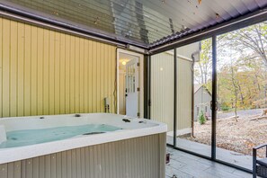 House (6 Bedrooms) | Interior - Luxury Home w/ Game Room, 4 Mi to Bushkill Falls! (Bushkill)