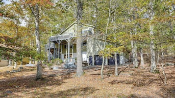 House (6 Bedrooms) | Interior