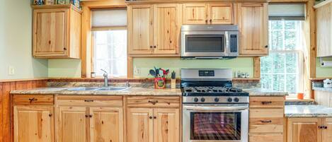 House (2 Bedrooms) | Interior