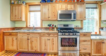 8 Private Acres: Little Mahoning Creek Cabin!