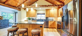 Contemporary Log Cabin Near Cle Elum Lake!