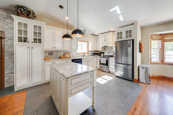 House (3 Bedrooms) | Interior