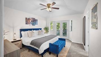 5 bedrooms, desk, iron/ironing board, travel crib