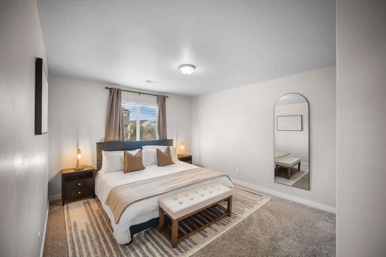 6 makuuhuonetta, silitysrauta/-lauta, vauvan matkasänky, Wi-Fi