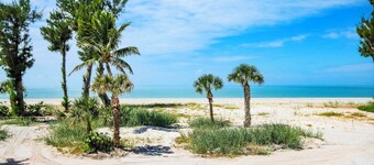 South Seas Beach Cottage 1408: Remodeled 2BR/2BA, Screened Lanai, Heated Pool.