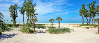 Beach Cottage 1408: Remodeled 2BR/2BA, Screened Lanai, Heated Pool located in