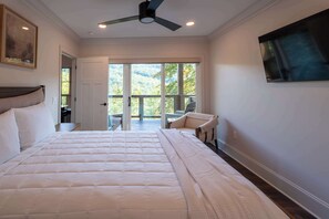 5 soverom, strykejern/-brett, reiseseng for barn og wi-fi (inkludert)