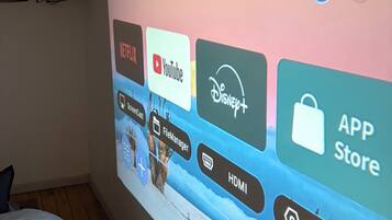 1 bedroom, internet, bed sheets