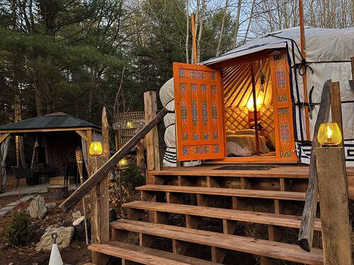 Tall Pines Nature Retreats - L’Orange Yurt