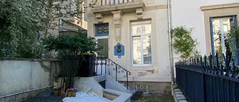 House | Bahagian luar