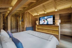 4 habitaciones, tabla de planchar con plancha, wifi y ropa de cama 