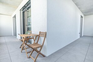 Outdoor dining - Stylish 1BR & 1LR Apartment | Cozy City View (Bratislava)
