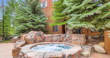 The Springs at River Run - Walk to Lifts, Pool & Hot Tubs