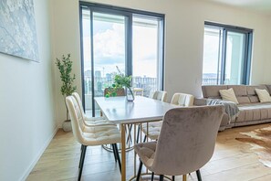Smart TV - Fancy 2BR & 1LR Apartment w/ Panoramic Sky View (Bratislava)