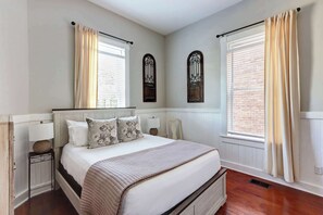 2 soverom, strykejern/-brett, wi-fi og sengetøy