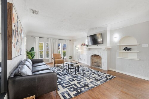 New! University Park | SMU Campus 1 block2nd FL