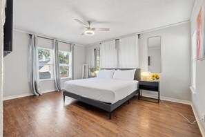 2 slaapkamers, een strijkplank/strijkijzer, reisbedje, wifi