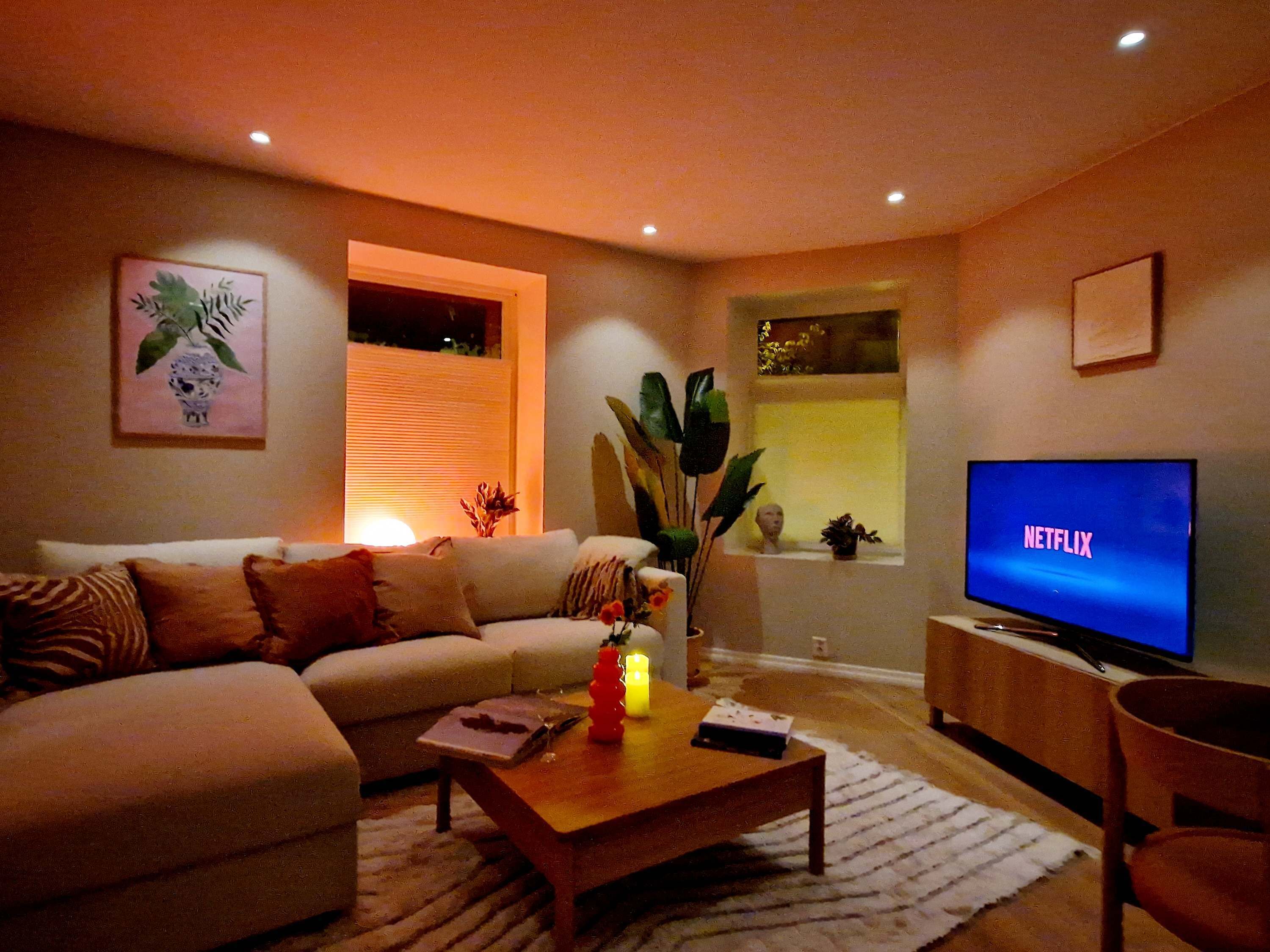 TV, peis og kontorer