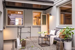 Terrace/patio - Brand New & High-End, 3 Bedrooms 2 Bathrooms, Central Apartment (Bergen)