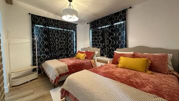 2 bedrooms, iron/ironing board, free WiFi, bed sheets