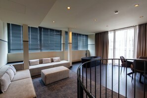 Design Double Room | Living area | 25-cm flat-screen TV with cable channels - Hotel NOBO Tbilisi (Tbilisi)