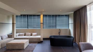 Quarto casal design | Área de estar | TV de tela plana 25 cm com canais a cabo