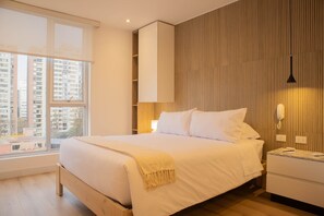 Apartment | 3 bedrooms, Internet - w Inviting 3BR w Balcony in Hip Miraflores (Lima)