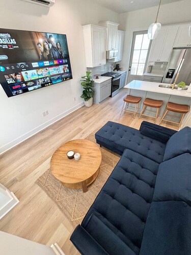 River Ranch Gem+KING+85`TV+Cajun Luxury+Nespresso