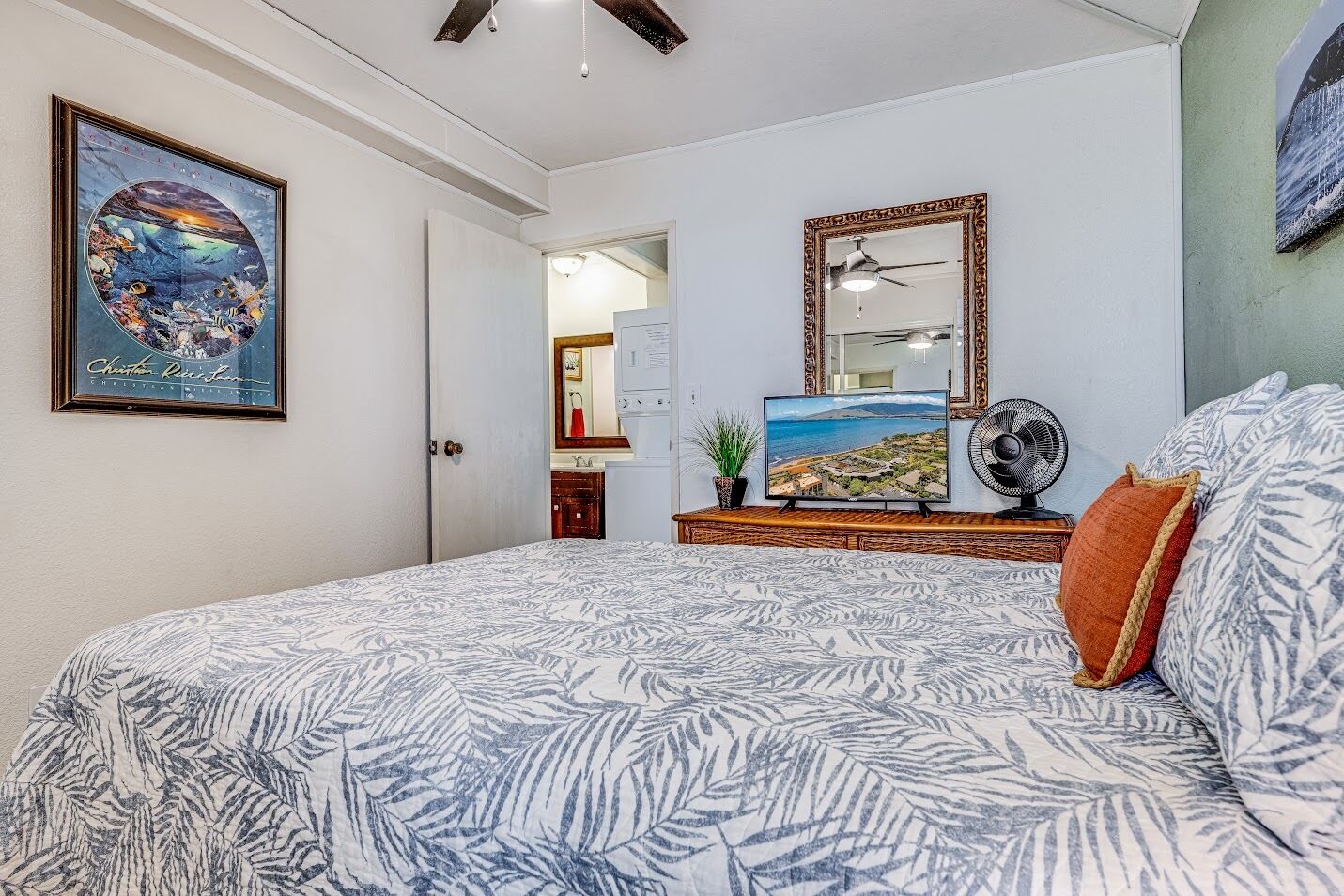 2 bedrooms, desk, iron/ironing board, travel crib