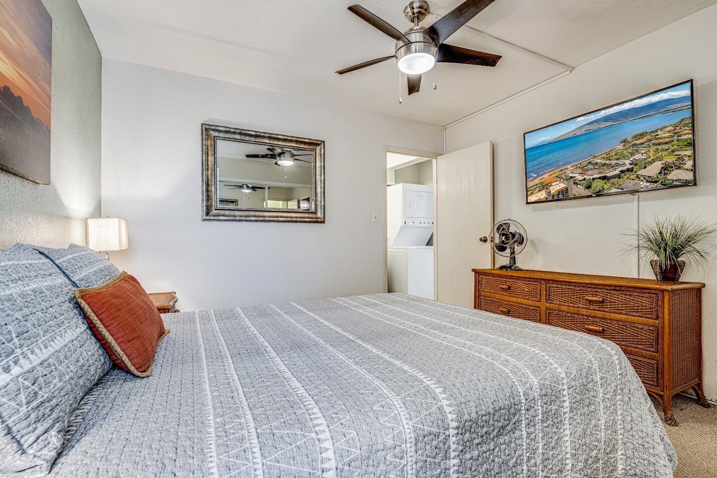 2 bedrooms, desk, iron/ironing board, travel crib