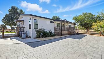 House, 4 Bedrooms | Exterior