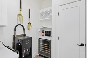 House, 4 Bedrooms | Interior