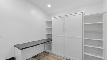 ุงูู
ูุดุฃุฉ ู
ู ุงูุฏุงุฎู