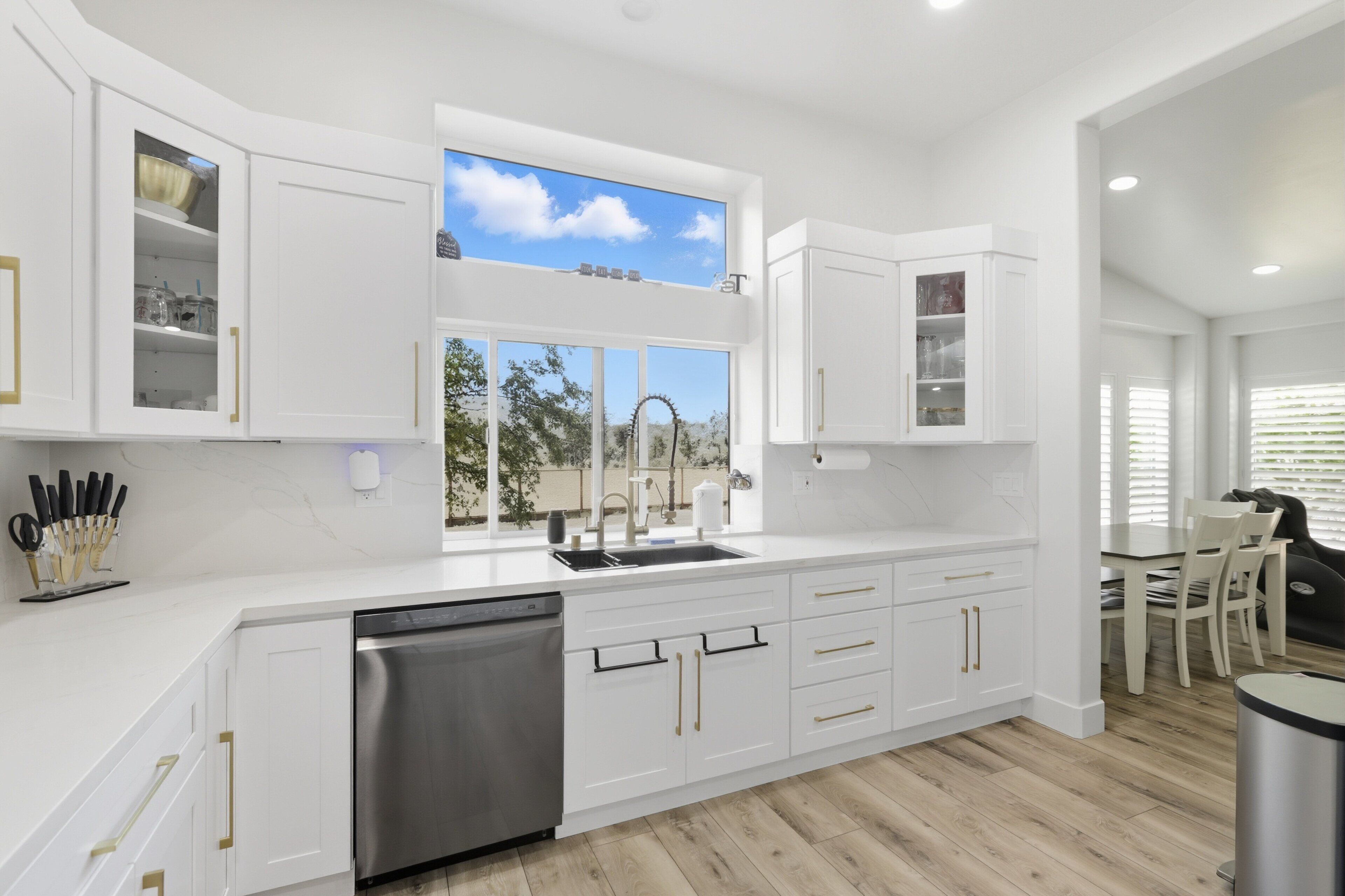 House, 4 Bedrooms | Private kitchen | Fridge, oven, coffee/tea maker, toaster