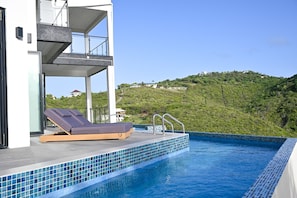 Villa, 4 habitaciones | Alberca