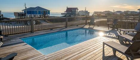 House, 4 Bedrooms | Pool